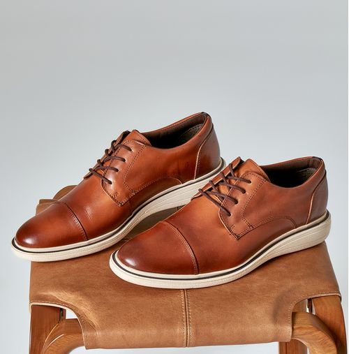 Sapato Casual Derby Feito 100% em Couro Napa Bovino Acabamento Feito à Mão Solado Microexpandido Palmilha Anatômica Masculino Milano Tan 12795