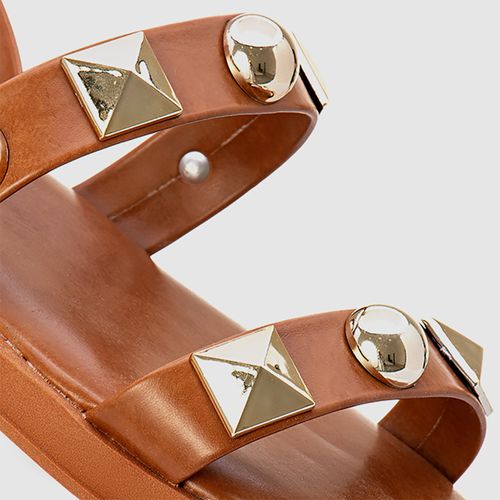 Sandália Papete com Brilho Tachas Esfera e Spike Pirâmide Milano Carvalho 13372