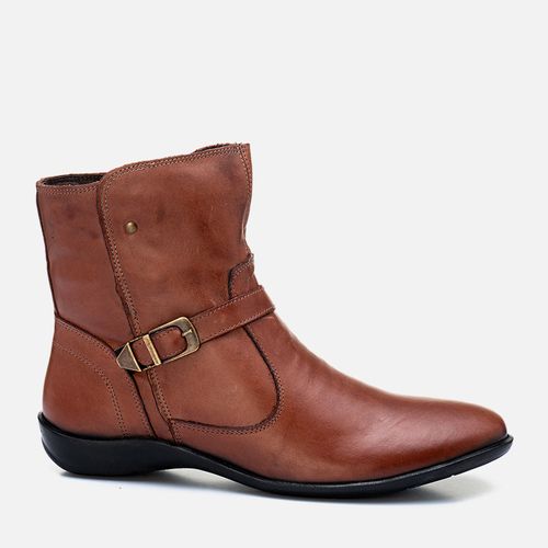 Bota Feita em Couro com Cano Médio e Solado Rasteiro Biker Boot Fivela Feminino Milano Pinhão 13451