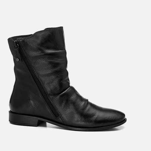 Bota Feita em Couro com Cano Alto Enrugado e Solado Rasteiro Zíper Feminino Milano Preto 13449