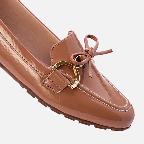 Mocassim Rasteiro Brilho Verniz Fivela Laço Feminino Milano Tan 13472