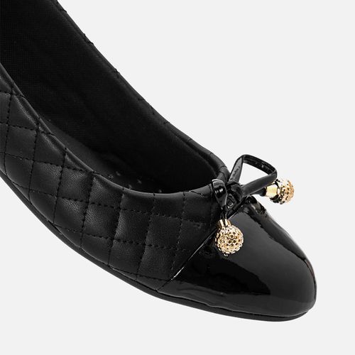 Sapatilha Rasteira Bico Redondo Matelassê com Ponta em Verniz e Laço Feminino Milano Preto/preto 13475