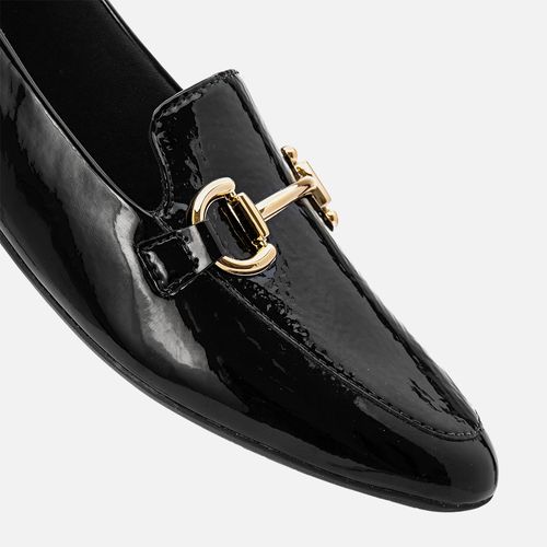 Mocassim Rasteiro Detalhe Verniz e Fivela Feminino Milano Preto 13473