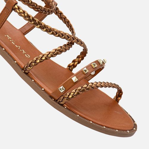 Sandália Rasteira Mix Tiras Trançadas à Mão Tachas Spike de Pirâmide e Rebite Feminino Milano Caramelo 13741