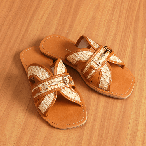 Sandália Rasteira Tiras Mix Material Tramado Natural Palha Fivela Feminino Milano Ouro Light 13759