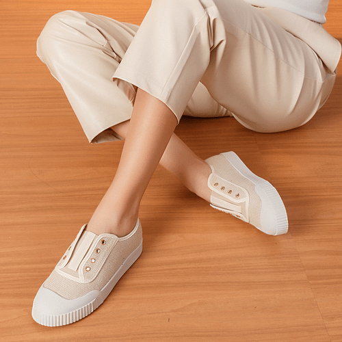 Tênis Sola Caixa Baixa Lona Calce Prático Sem Amarração Brilho em Strass  Feminino Milano Off White 12017