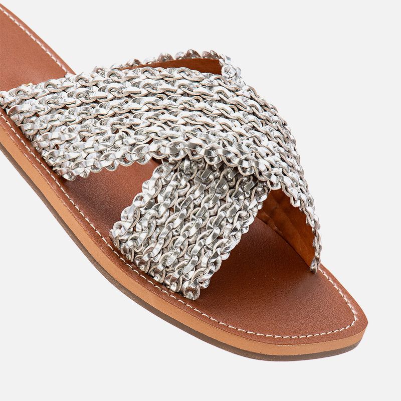 Sandalia-Rasteira-Tiras-Tramadas-Natural-Cruzadas-em-X--Feminino-Milano-Prata-13799--3-