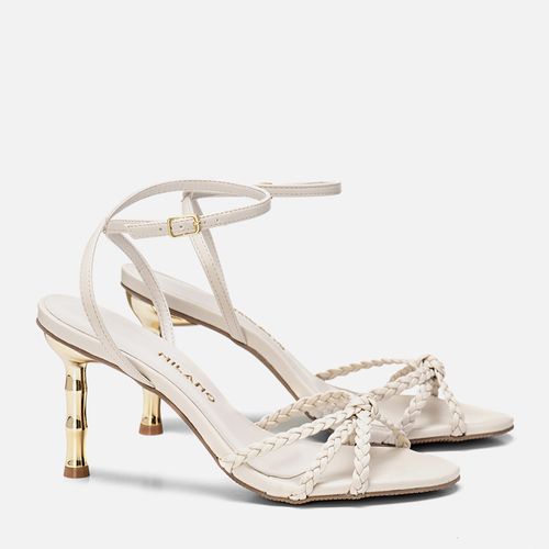 Sandália Salto Alto Fino Geométrico Bambu Metalizado Tiras Finas Trançadas à Mão Nozinho  Feminino Milano Off White 13935