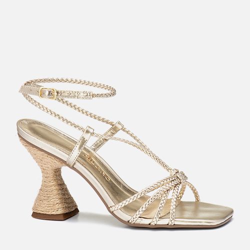 Sandália Salto Alto Flare Geométrico Revestido Corda Natural Bico Quadrado Tiras Fininhas Trançadas Cruzadas Feminino Milano Ouro Light 13977