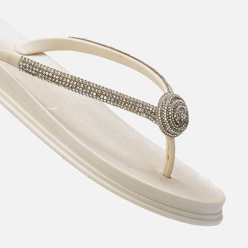 Sandália Tipo Chinelo Papete Aberta Brilho Strass Detalhe Flor Solado Emborrachado Macio Anatômico Conforto Feminino Milano Off White 14006