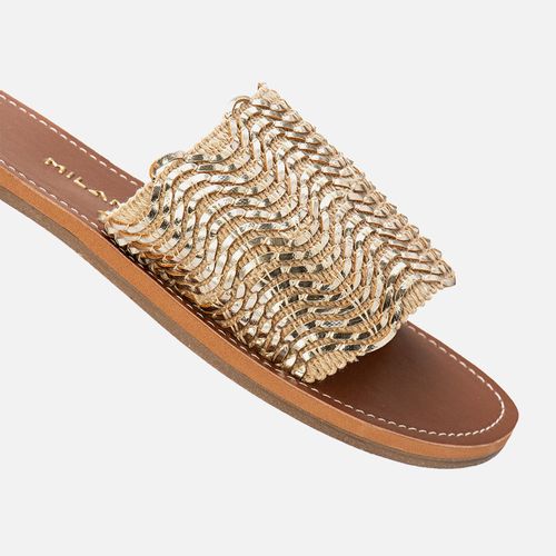 Sandália Rasteira Aberta tipo Slide em Tira Tramada Natural Estilo Boho e Palmilha Flat Feminino Milano Ouro 14086