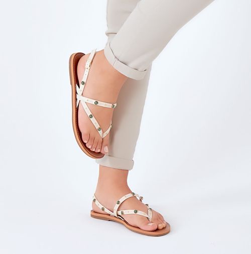 Sandália Rasteira Tiras com Tachas Metal Esfera e Mini Rebites Feminino Milano Ouro Light 13837