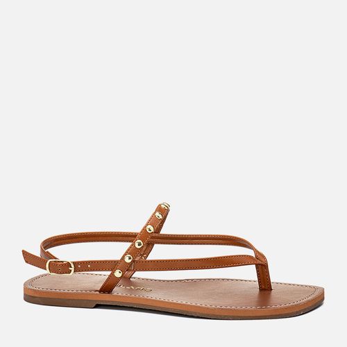 Sandália Rasteira Fechada de Dedo tipo Chinelo Tiras Finas Cruzadas com Aplicação de Metais Tachas tipo Rebites Feminino Milano Caramelo 14087