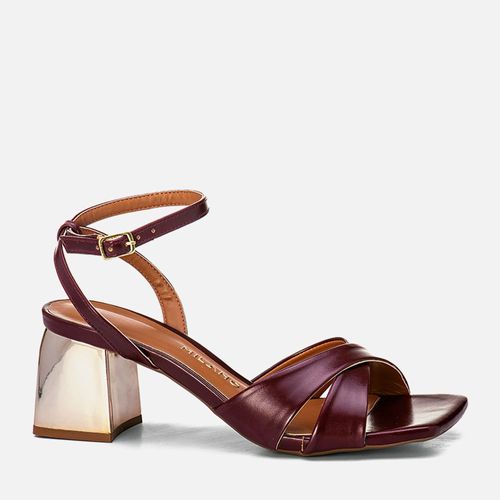 Sandália de Salto Médio Bloco Metalizado Cromado Bico Quadrado Tiras Cruzadas em X  Feminino Milano Marsala 14090
