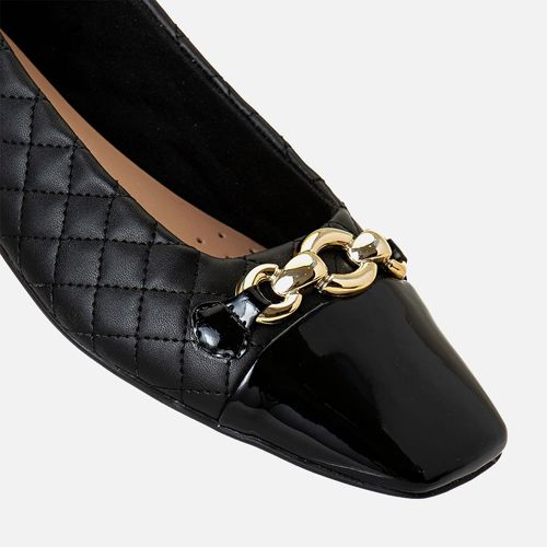 Sapatilha Salto Baixo Bico Quadrado com Acabamento Especial Matelassê e Detalhe em Corrente Dourada  Feminino Milano Preto 14153
