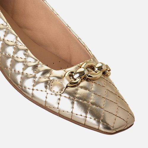 Sapatilha Salto Baixo Metalizada Bico Quadrado com Acabamento Especial Matelassê e Detalhe em Corrente Dourada Feminino Milano Ouro 14154
