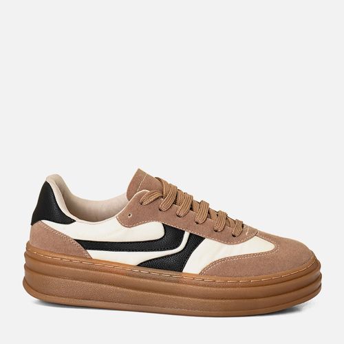 Tênis Design Esportivo Visual Retro com Sola Alta Caramelo Recortes e Mix de Cores e Texturas Feminino Milano Branco 14160