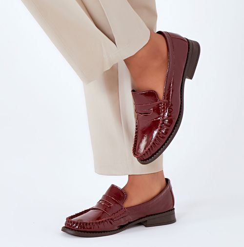 Mocassim Couro Legítimo Verniz Molhado Clássico com Costura Pesponto Aparente e Gravata Loafer Salto Baixo Vira Aparente Feminino Milano Nude 14098