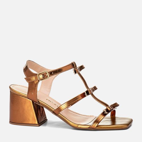 Sandália com Salto Bloco Médio Trapézio Bico Quadrado e Tiras Finas com Aplicações Boho em Lacinhos Feminino Milano Bronze 14104