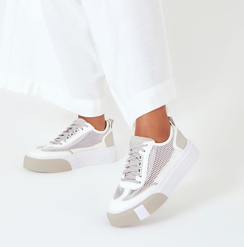 Tênis ou Sapatênis Esportivo Sola Alta Bicolor Mix Materiais e Texturas Malha MeshTransparência Tramado com Amarração Feminino Milano Branco 14121
