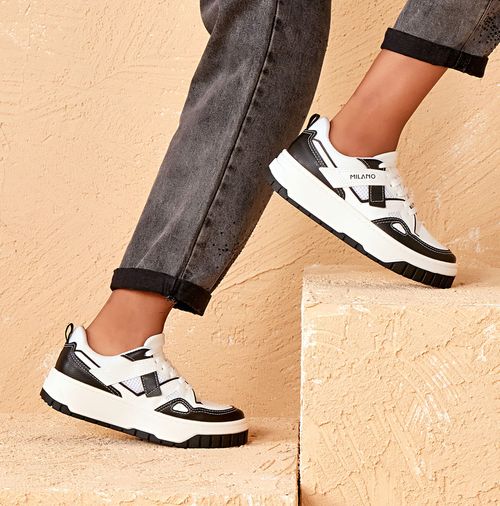 Tênis Casual com Visual Esportivo Sola Alta Bicolor Costurada Cabedal Recortes Mix de Materiais e Cores com Amarração  Feminino Milano Preto 14145