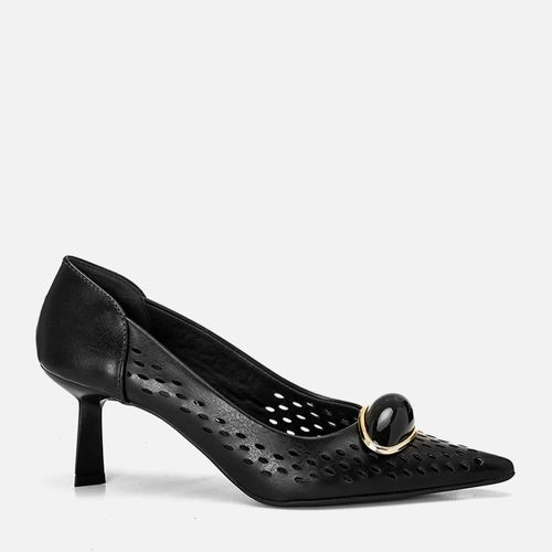 Scarpin Fechado Salto Fino Médio Taça Bico Fino Peça Metalizada com Pedraria em Resina Furação Feita à Laser  Feminino Milano Preto 14222