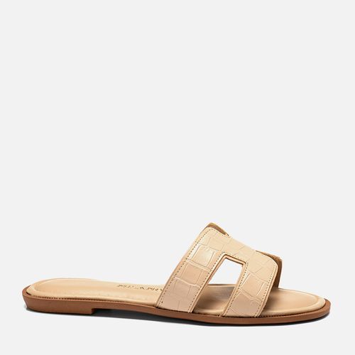Sandália Rasteira Aberta Estilo Boho com Tira Slide H e Textura Croco Feminino Milano Amendoa 14255