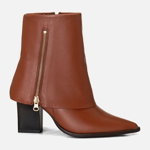 Bota Feita em Couro Cano Médio Capa Zíper Salto Bloco Bico Fino Feminino Milano Havana 13588