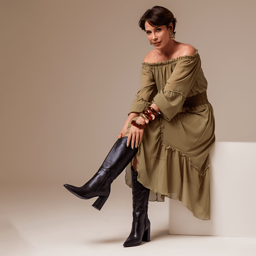 Bota Feita em Couro Cano Alto Salto Bloco Alto Feminino Milano Preto 13589