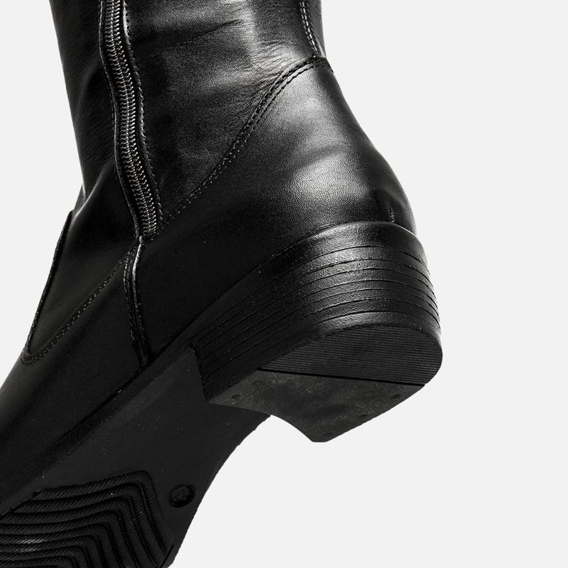 Bota-Montaria-Feita-em-Couro-com-Cano-Alto-Salto-Baixo-Bloco-e-Detalhe-em-Ziper-com-Puxador-na-Lateral-e-Calce-Pratico-Feminino-Milano-Preto--5-.jpg