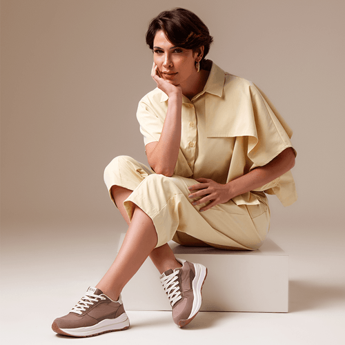 Tênis Visual Esportivo Robusto tipo Daddy Sneaker ou Chuncky Sola Alta Bicolor Recortes e Mix de Materiais Feminino Milano Off White 14139