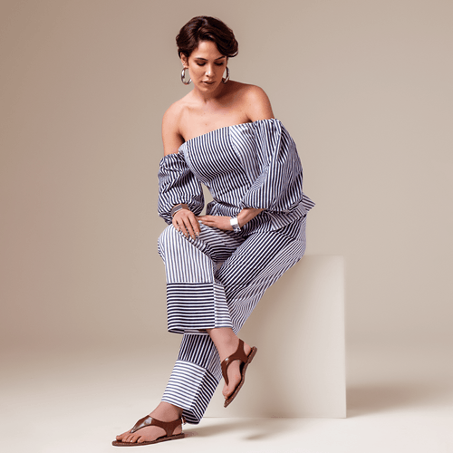 Sandália Rasteira Tipo Chinelo de Dedo em Estilo Boho em Peça Única com Rebites na Palmilha Feminino Milano Preto 14126