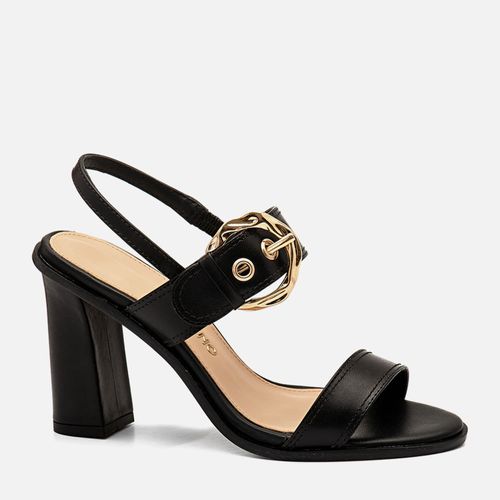 Sandália Feito em Couro Salto Alto Bloco Maxi Fivela Dourada Estilo Boho com Calce Prático Elástico Feminino Milano Preto 14283