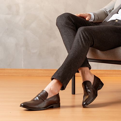 Sapato Social tipo Loafer Clássico sem Amarração Feito em Couro Macio Napa Soft Solado Borracha Gel Masculino Milano Dark Chocolate 13646