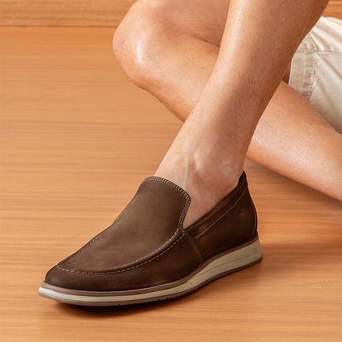 Sapato Casual Mocassim Feito em Couro Nobuk Calce Prático Sem Amarração Slip On Solado Bicolor Costura Aparente  Masculino Milano Cimento 13901