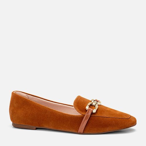 Mocassim Rasteiro Bico Fino tipo Camurça Fivela Bridão Metalizado Feminino Milano Caramelo 14424