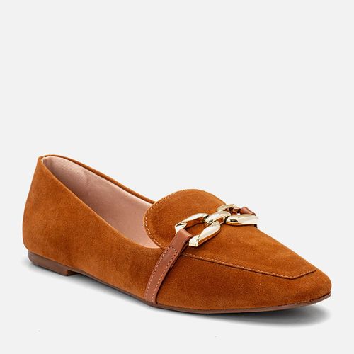 Mocassim Rasteiro Bico Fino tipo Camurça Fivela Bridão Metalizado Feminino Milano Caramelo 14424