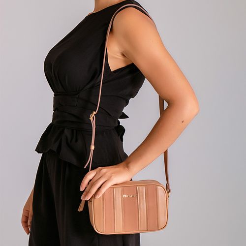 Bolsa Pequena Tiracolo ou Transversal Feita em Mix de Couro com Formato Retangular e Alça com Regulagem de Altura Feminina Milano Preto/preto 14237