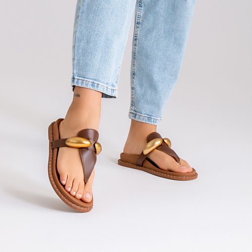 Sandália Papete Aberta Estilo Boho Tira Dividindo Dedos Peça Orgânica Dourada Fosca Bico de Crochê Feminino Milano Caramelo 14261