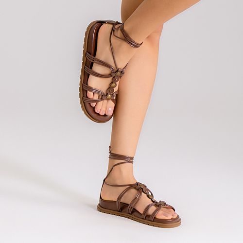 Sandália Papete Tratorara Amarração Gladiadora Tachas Rebite e Medalha Metal Feminino Milano Caramelo 14439