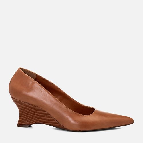 Scarpin Anabela Fechado Salto Escultural Geométrico Wedge Bico Fino Feminino Milano Caramelo 14678