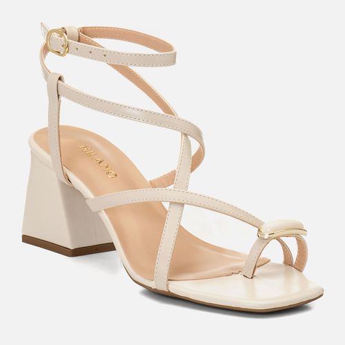 Sandália Salto Médio Bloco Trapézio Ring Toe Peça Metalizada Pedraria Resina Feminino Milano Off White 14781