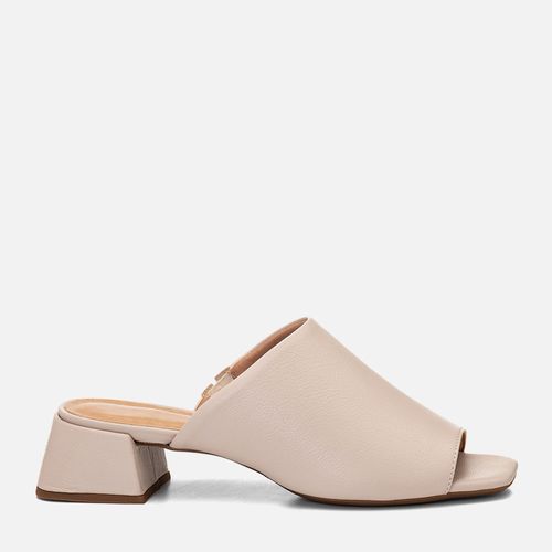 Tamanco em Couro Salto Médio Bloco Trapézio Feminino Milano Off White 14737