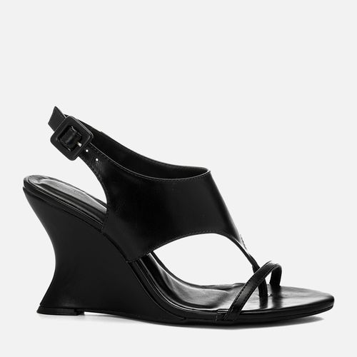 Sandália Anabela Salto Escultural Wedge com Tiras Thong em Y Preto 14832