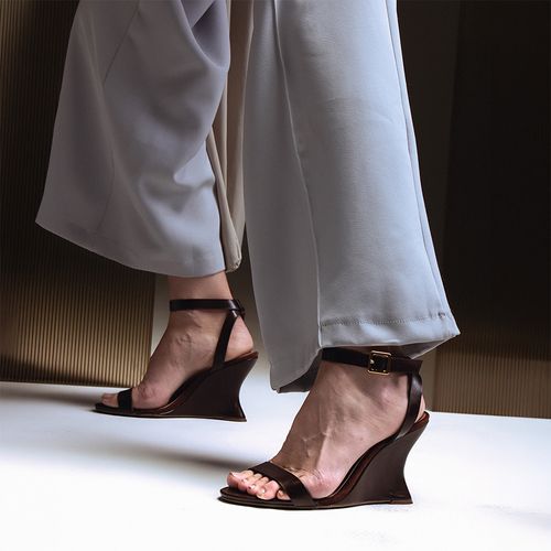 Sandália Anabela Duas Tiras Salto Escultural Wedge Fechada Feminino Milano Prata 14412
